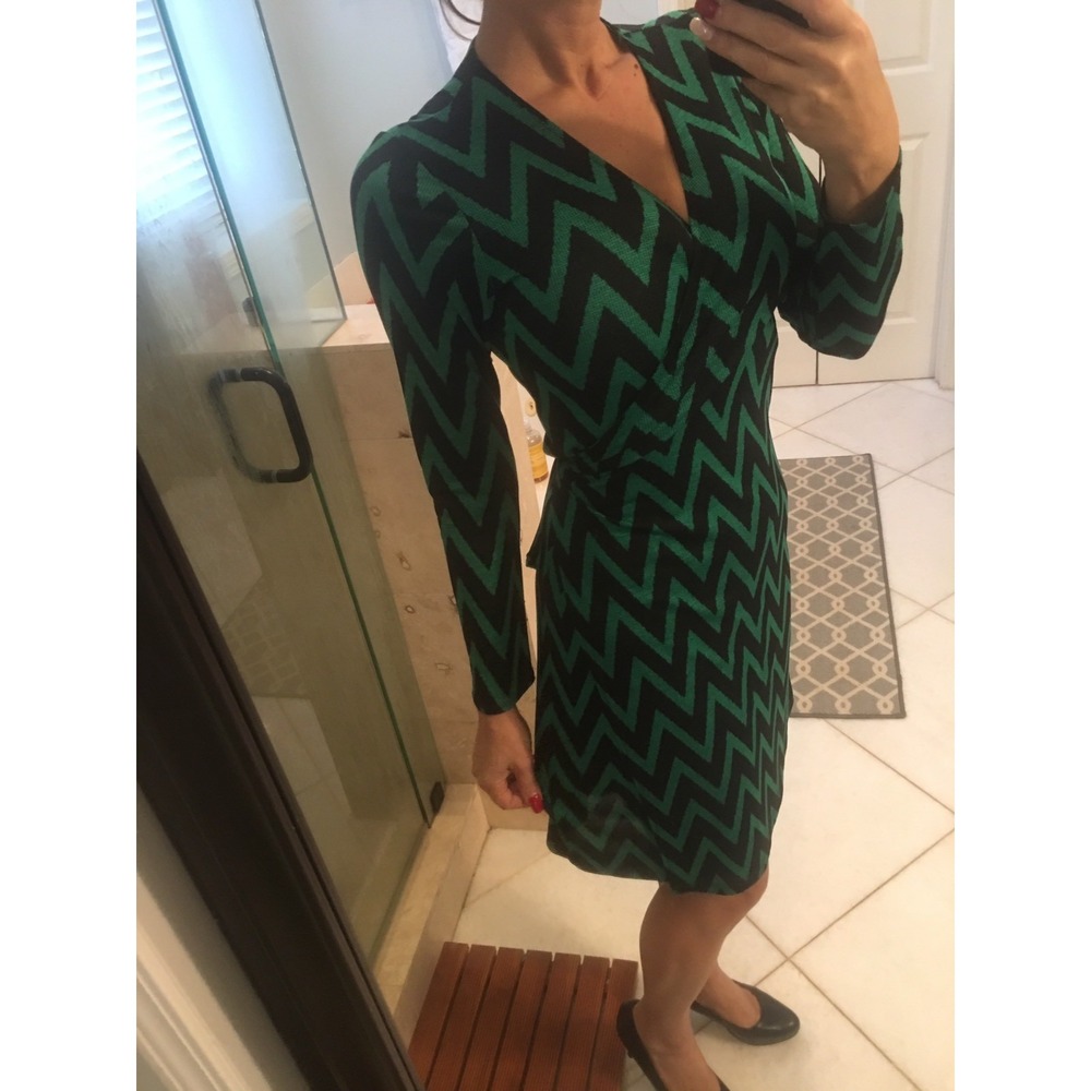 Veronica M Green Chevron Wrap Long Sleeve Midi Dress Medium Christmas Green